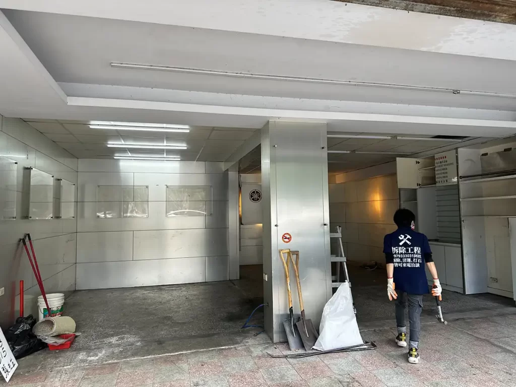 阿杜拆除工程公司-台北拆除工程、台北裝潢拆除、台北打石拆除、新北拆除工程、新北裝潢拆除、新北打石拆除、桃園打石拆除、桃園拆除工程、桃園裝潢拆除、拆除工程、裝潢拆除、打石拆除、房屋拆除、天花板拆除、輕鋼架拆除_projects_內湖文德路施工前_02